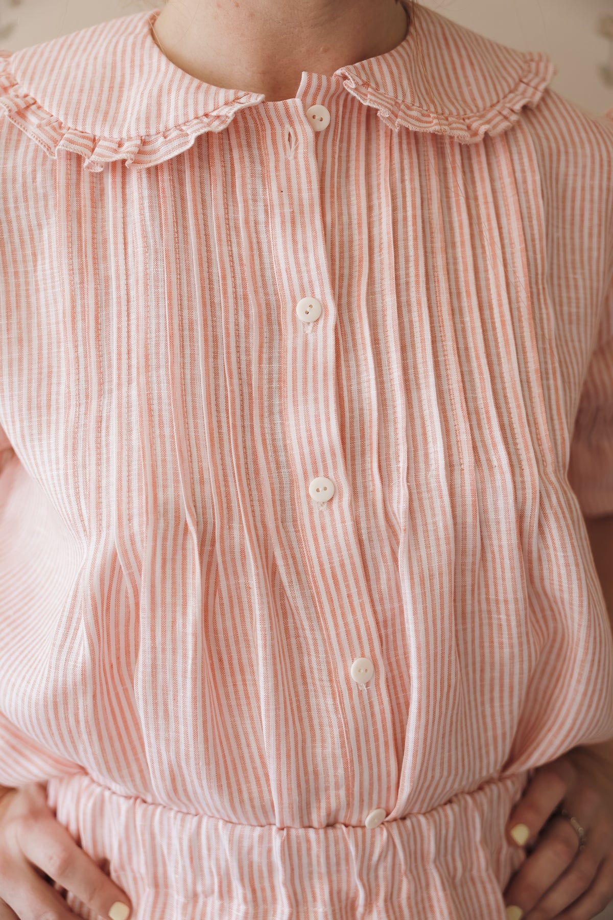 Camisa Luchi jaretas rayas coral